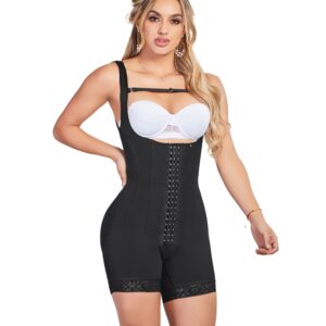 SHORT GIRDLE WITH WIDE STRAP BROOCH
