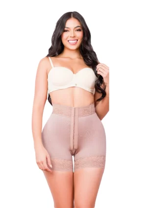 SEMI-SHORT PANTY WITH FRONT CLASP INVISIBLE ENHANCEMENT